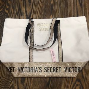 VS Tote